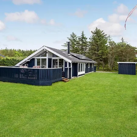 3 Bedroom Beautiful In Logstor Semesterbostad
