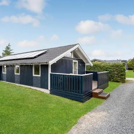 3 Bedroom Beautiful In Logstor Semesterbostad
