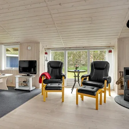 3 Bedroom Beautiful In Logstor * Løgsted