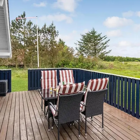 Semesterbostad 3 Bedroom Beautiful In Logstor *