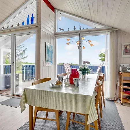 3 Bedroom Beautiful In Logstor Semesterbostad *