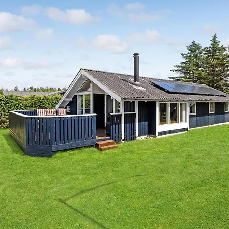 3 Bedroom Beautiful In Logstor Semesterbostad *